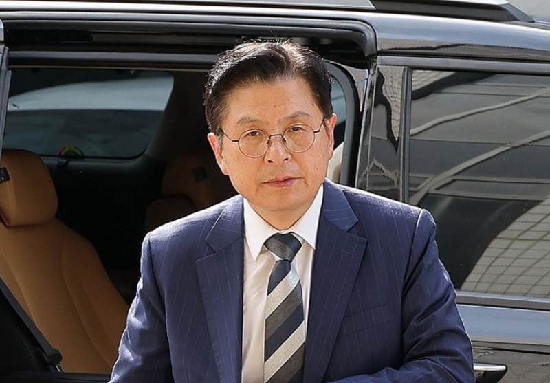 '<b>내란</b> 선전·<b>선동</b>' <b>황교안</b>, 자택서 전격 <b>체포</b>…압수수색도 진행