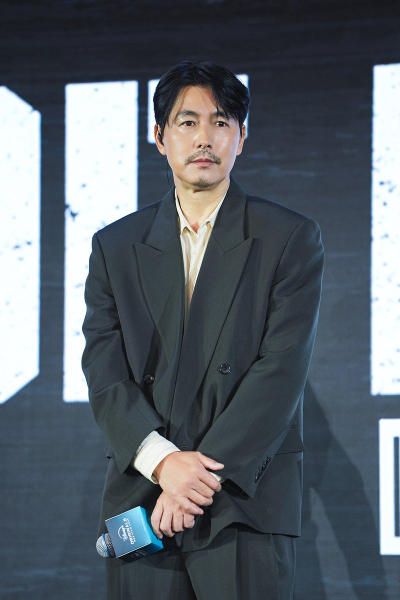 전 세계 취재진 만난 <b>정우성</b>…혼외자 언급 안 해