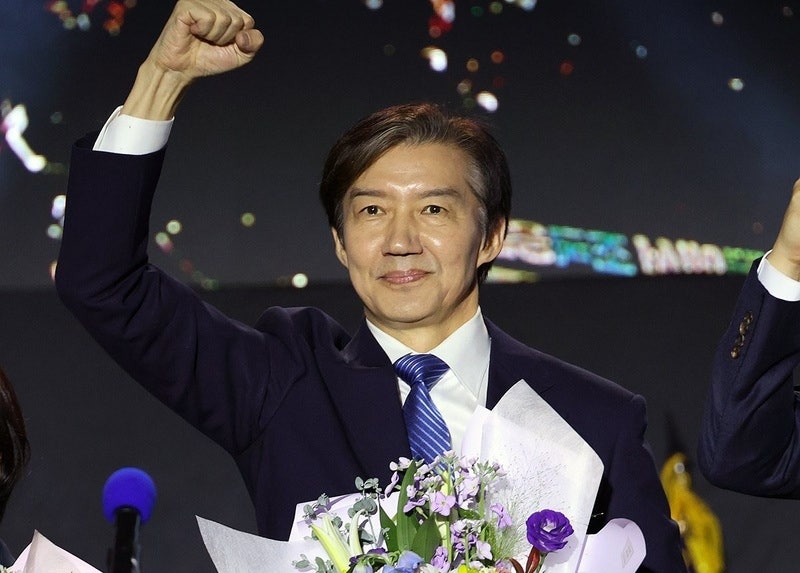 <b>조국</b> "<b>토지 공개념</b> 도입·보유세 인상해야…지금이 개헌 적기"