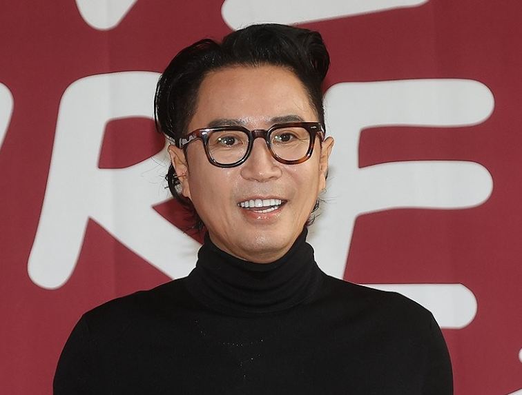 '<b>주사 이모</b>' 의혹 관련 <b>정재형</b> 측 "친분도 일면식도 없다"