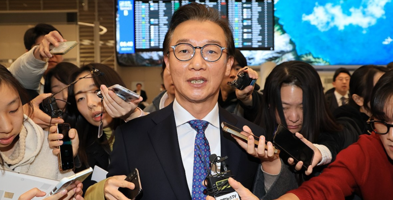 이 대통령, <b>전재수</b> 해수부 장관 <b>사의 수용</b>…내각 첫 낙마