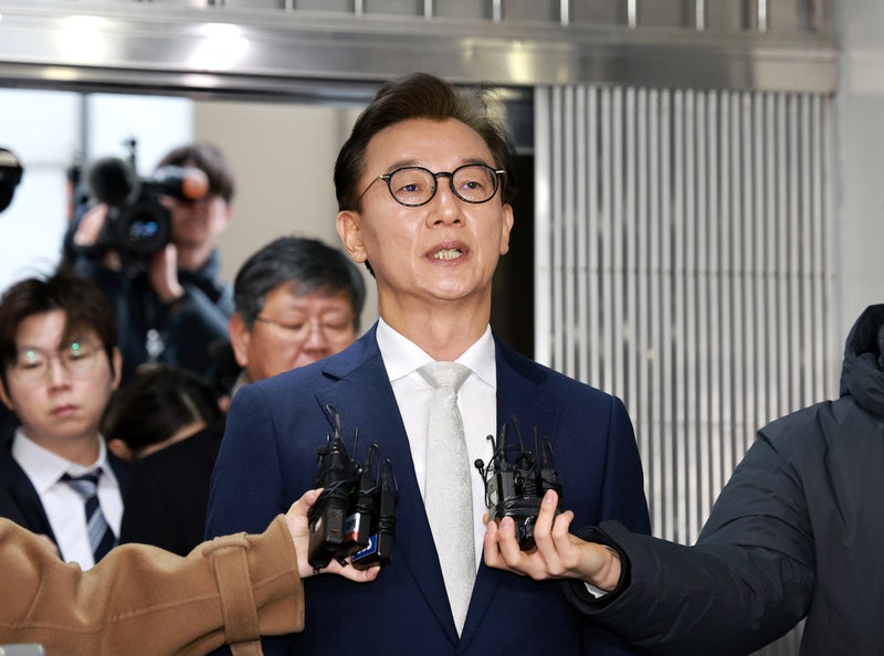 경찰 소환된 피의자 <b>전재수</b> "<b>금품수수</b>, 결단코 없었다"