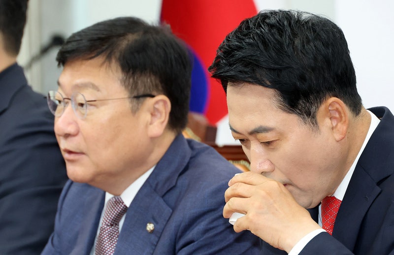 장동혁 체제 일단 유지냐 즉각 교체냐…국힘 계파간 '엇갈린 셈법'