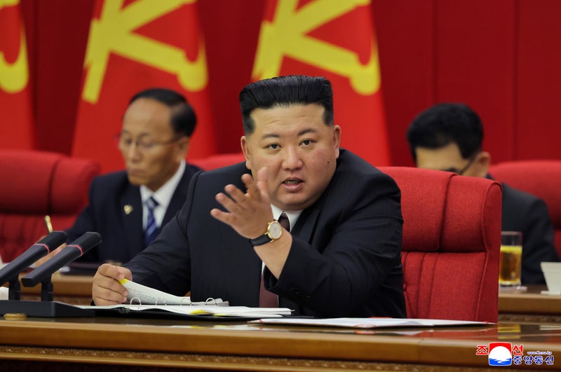 <b>김정은</b> “한국 핵잠수함 보유 추진…한반도 정세 악화”