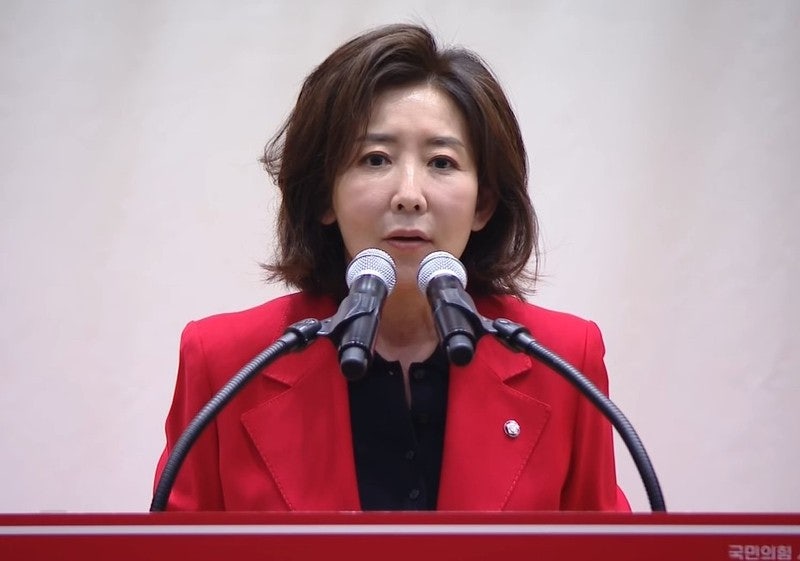 나경원 “이 대통령 골프 회동 제안, 되게 의심스러워”