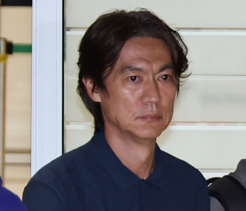 '미국행' 홍명보 "청문회? 귀국 글쎄"…강아지 같은 ‘안목이’ 구조 작전 [정오블핑]