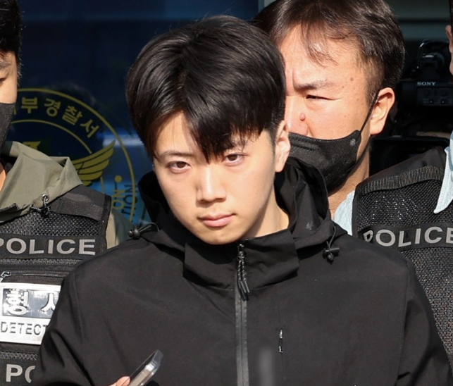 "아들 구속영장 예정"…장윤기 부친에 수사 정보 '줄줄'