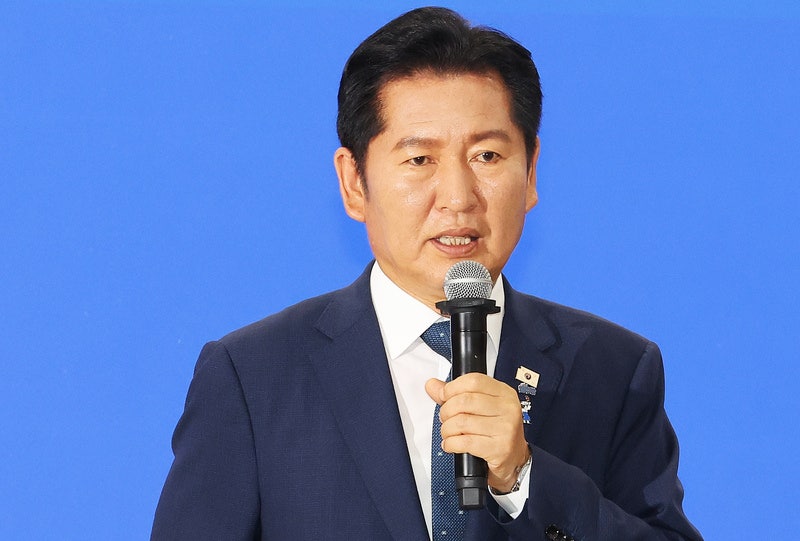 <b>정청래</b> "현직 총리가 '당대표 로망' 발언한 게 자기 정치" <b>김민석 직격</b>