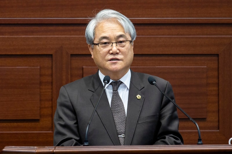 <b>김하수</b> 전 <b>청도군수</b> 야산서 숨진 채 발견