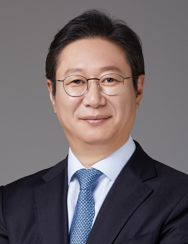 민주 <b>황희</b> "<b>버스</b>를 청년 주거공간으로"…'<b>버스 하우스</b>' 아이디어 제안