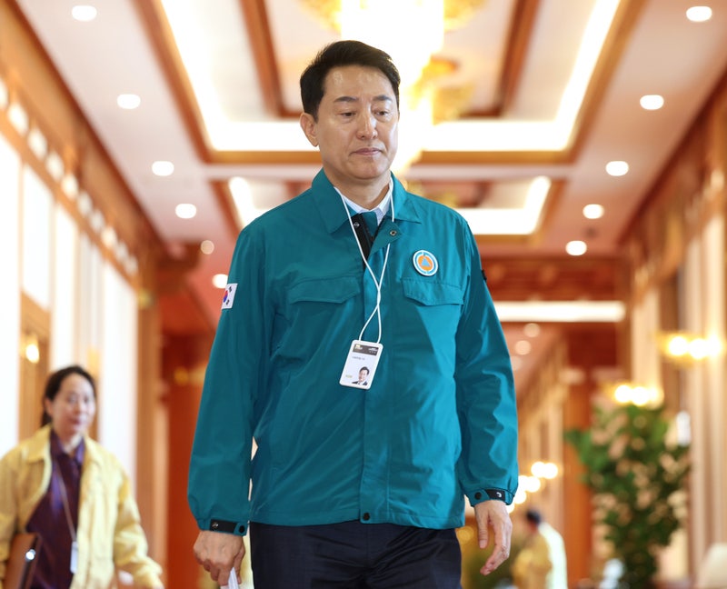 <b>오세훈</b>, 국무회의서 "재개발 규제부터 풀어야…<b>용산공원</b> 훼손 안 돼"