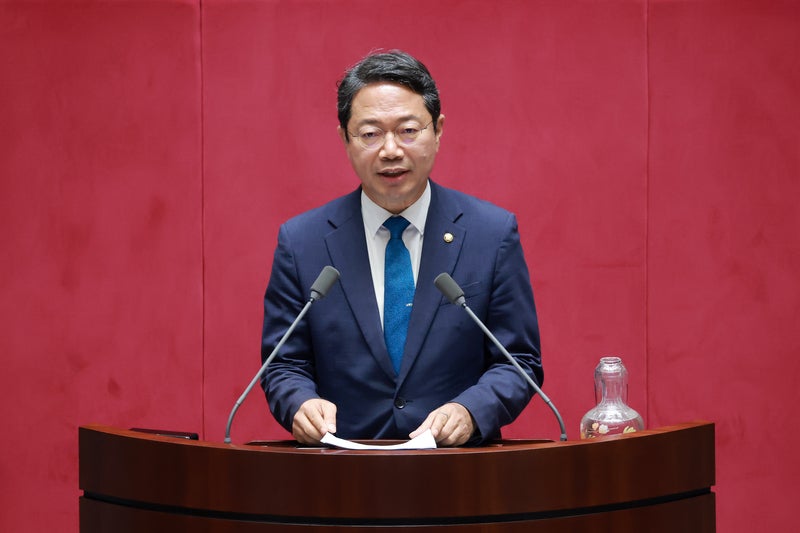 이 대통령, 신임 법무<b>장관</b>에 김승원…재경 이형일·<b>국방</b> <b>강신철</b>