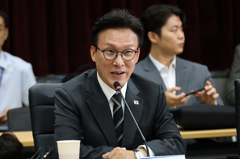 <b>김민석</b> "현실 가능한 <b>개헌 추진</b>…5·18·부마항쟁 전문 수록이 출발"