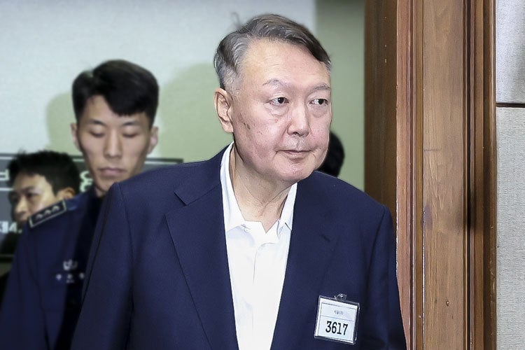 '위증' <b>윤석열 2심</b>도 <b>무죄</b>…"허위진술 단정 어려워"
