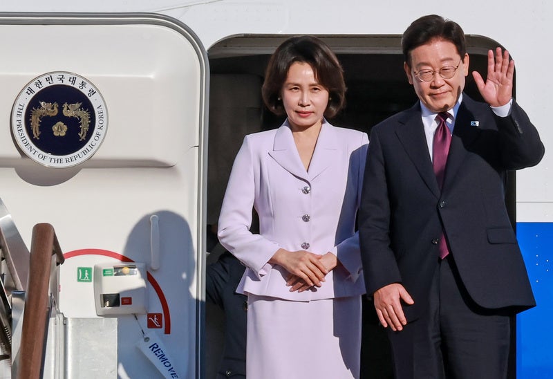 <b>이 대통령</b>, <b>멕시코 도착</b>…16년 만에 국빈방문 일정 시작