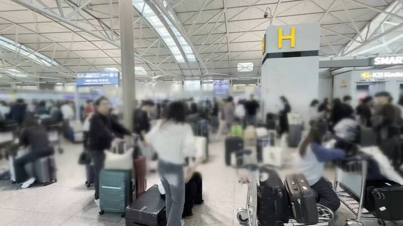 중국 항공사 3곳 한때 '<b>발권 장애</b>'…<b>인천공항</b> "모두 <b>복구</b>"