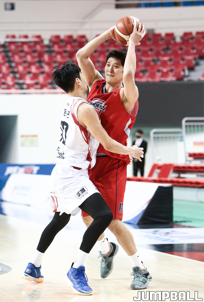 ‘함지훈 결승 자유투’ 모비스, KGC전 <b>7연패</b> 사슬 <b>끊다</b>
