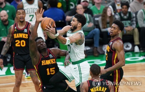 [NBA]塔图姆-怀特合作55分波士顿完胜亚特兰大 取得系列赛两连胜