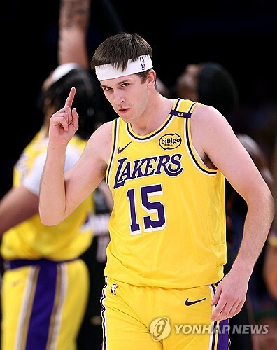 [벳조이][NBA] &apos;리브스 클러치 원맨쇼&apos; 레이커스, 브루클린 꺾고 2연승 질주 (18일 결과 종합)