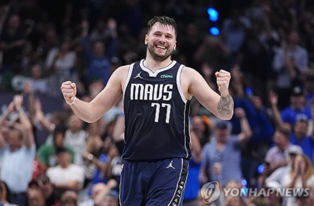 [NBA] 돈치치(LA 레이커스)…단장도 함박웃음 "앞으로 팀을 이끌 유일무이한 글로벌 스타"