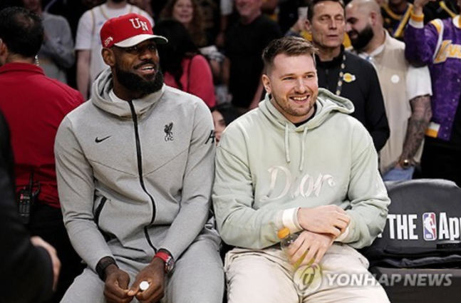 [NBA] '대치치' 돈치치, LA 산불 복구 활동에 50만 달러 기부…"아이들이 다시 놀 수 있도록"