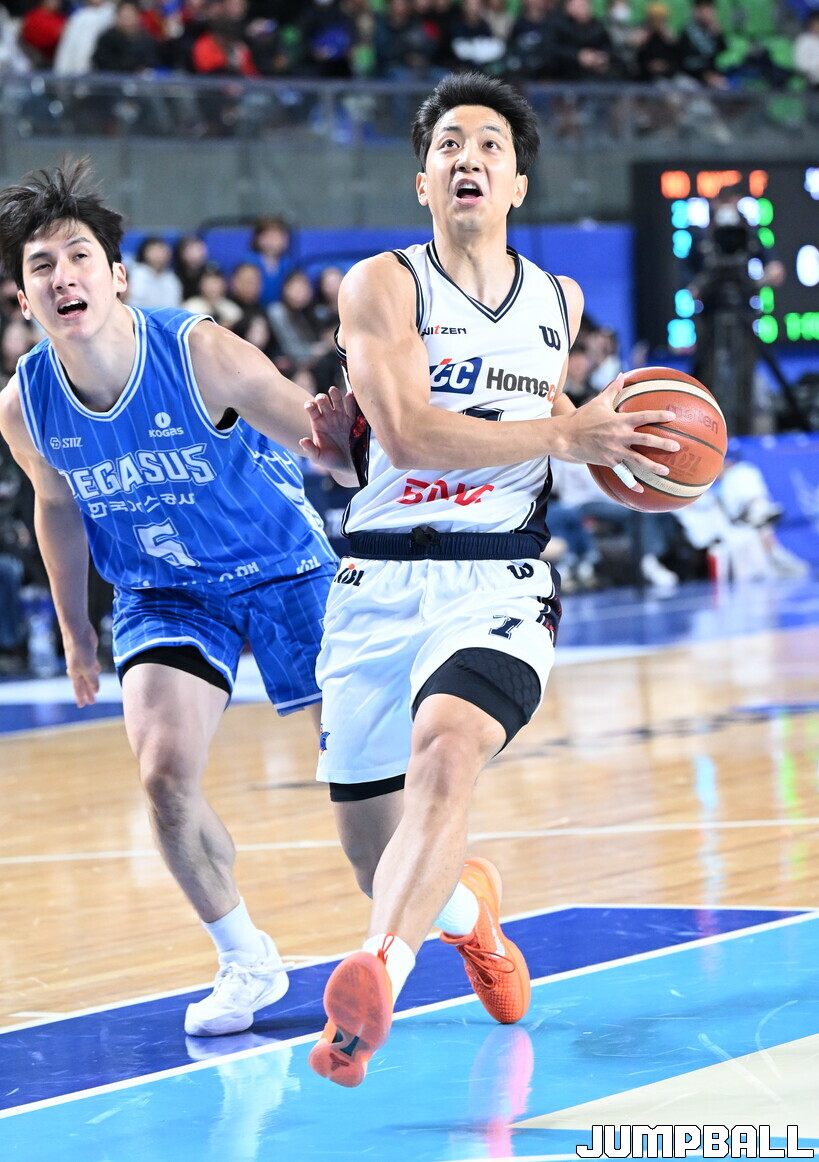 ‘15점 열세→연장→<b>허훈</b> 쇼타임’ <b>KCC</b>, 연장 끝에 가스공사 제압