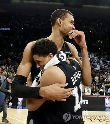 샌안토니오 역사에 남을 경기, 웸비도 기진맥진