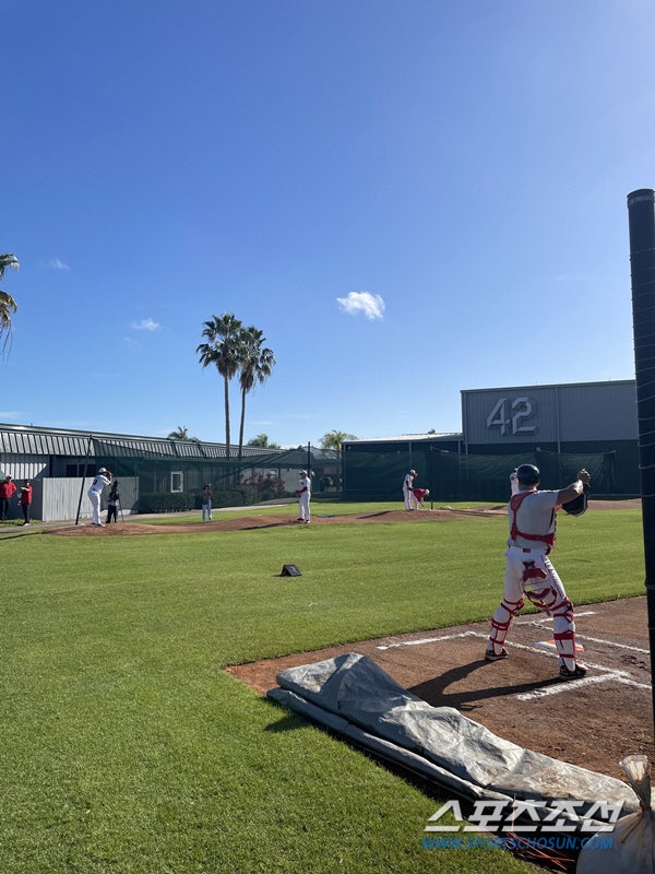 [分享] 佛羅里達很遠 但基地太完美了