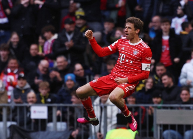 慕尼黑队完胜多特蒙德队4比2再登第一|德甲