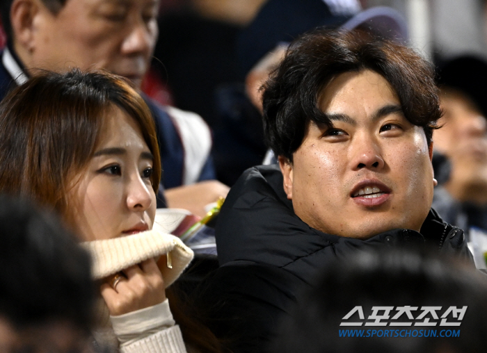 RYU 다저스 <b>복귀설</b>! 오타니·<b>김하성</b>과 '2024 서울 개막전' 시나리오