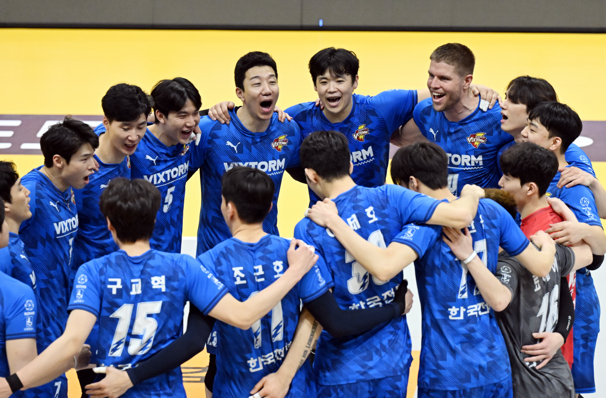 <b>한국전력</b>-IBK기업은행, 시즌 최종전 승리…21일 <b>남자</b>부 준PO로 봄<b>배구</b> 돌입