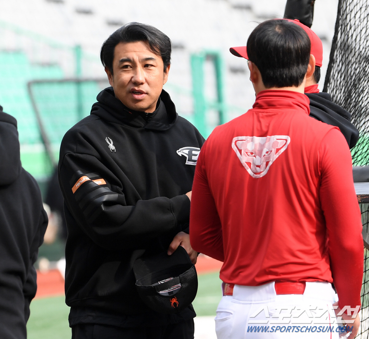 "그만큼 팀에 업적이 남겼다는 거 아닐까요?"…1만명이 외친 '<b>김강민</b>', 적장 ...