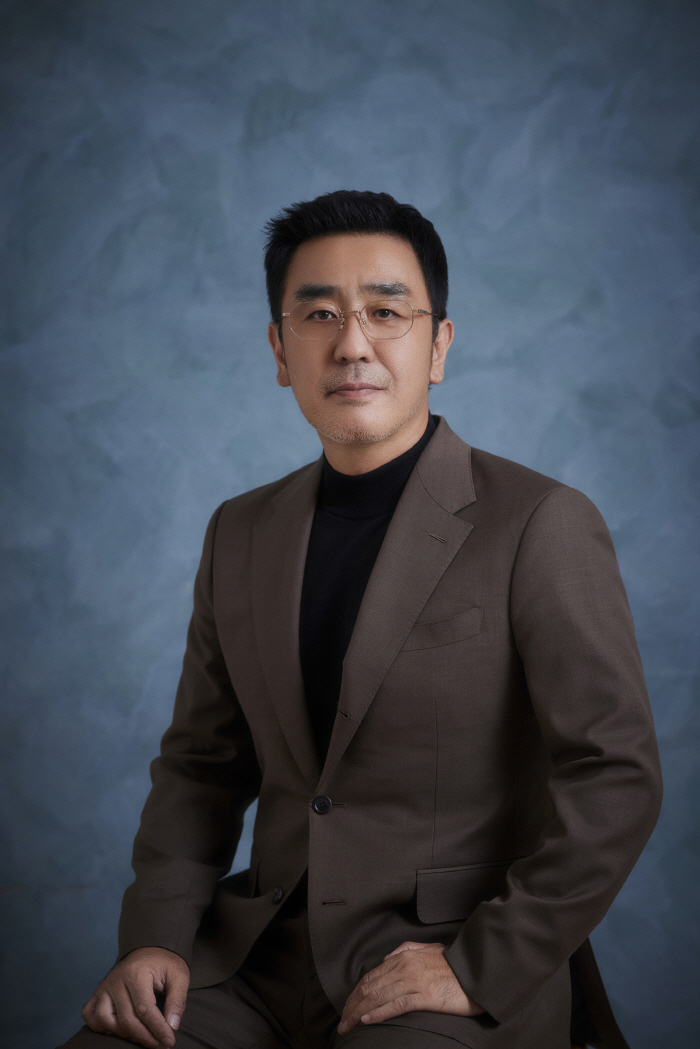 [인터뷰②] <b>류승룡</b> "6살 때 처음 만난 예승이, 성인 되면 명품백 선물 사...