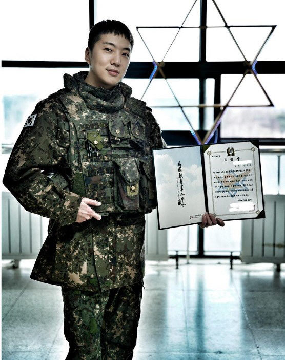 우수장병으로 만기전역한 위너 리더 강승윤 