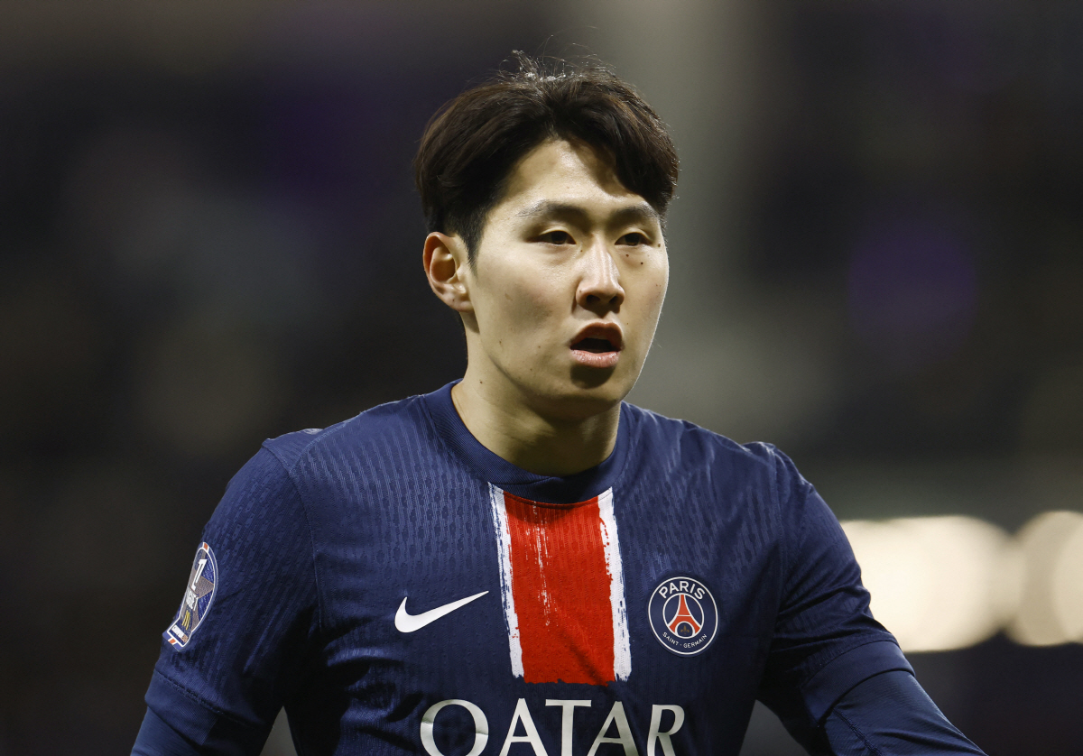 안경 쓴 "韓유럽파 1호 우승" 이강인, PSG 리그앙 우승 세리머니 참석해...