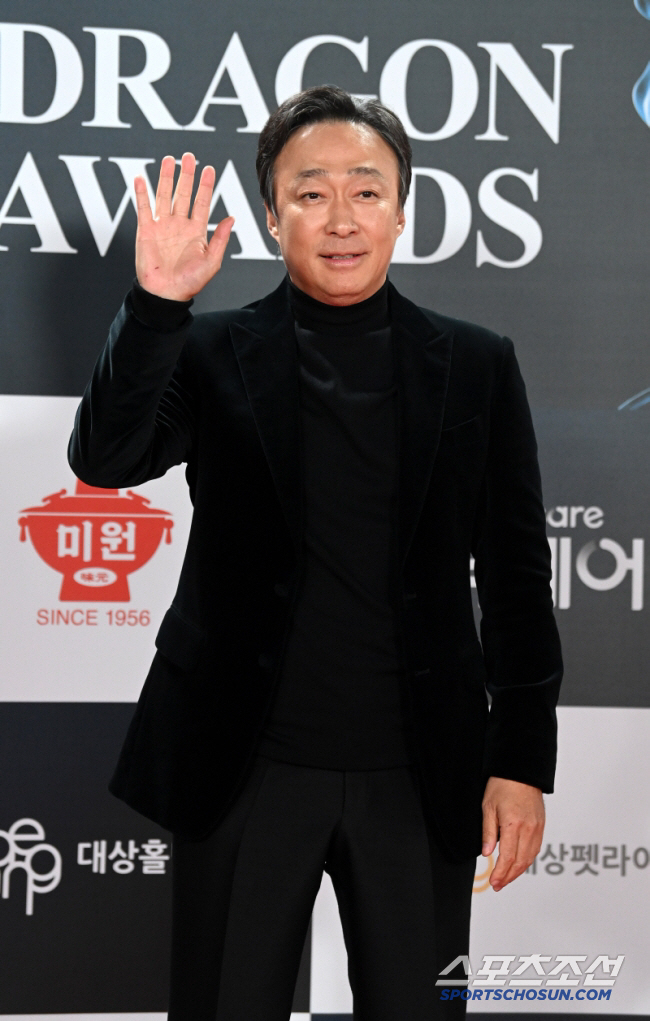 [공식] <b>이성민</b>, <b>HB엔터</b>와 전속<b>계약</b> 체결…열일 행보 이어간다
