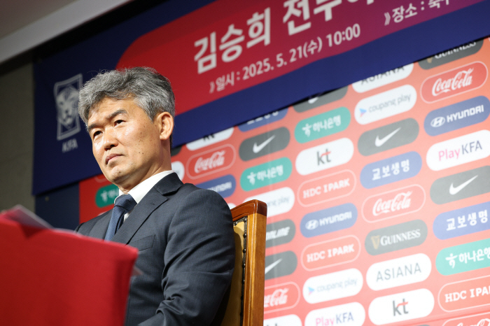 35년 원클럽맨→한국 축구 살림꾼' 변신한 김승희 전무 "팬 눈높이 맞출 것"[현장 일문일답]