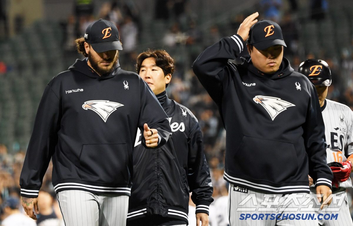 '구겨진 자존심' 신예 <b>김녹원</b>과 <b>맞대결</b>에서 판정패...굳어버린 에이스 ...