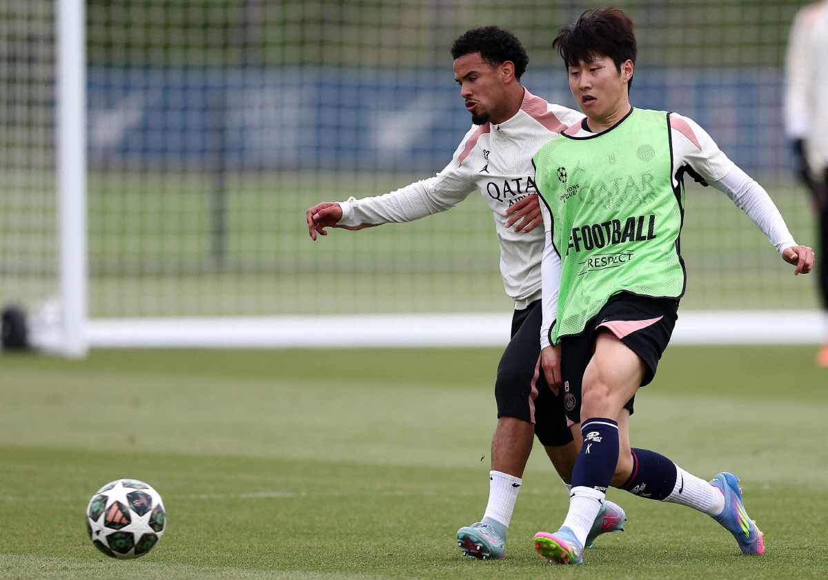 '쿼카 아니고 뤼카' <b>이강인</b>과 <b>태극기</b> 세리머니한 'PSG 동료'…'韓 에이스...
