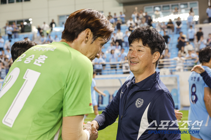 김병수 감독이 '형'이라고 부른 '88년생 대구GK'<b>오승훈</b>의 <b>복귀</b>전 품격 "...