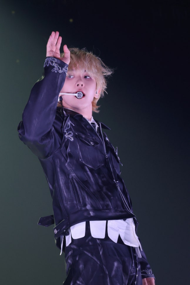 [정보/소식] 백현, 첫 솔로 월드투어 '레버리' 포문 열었다…서울 공연 성료 | 인스티즈