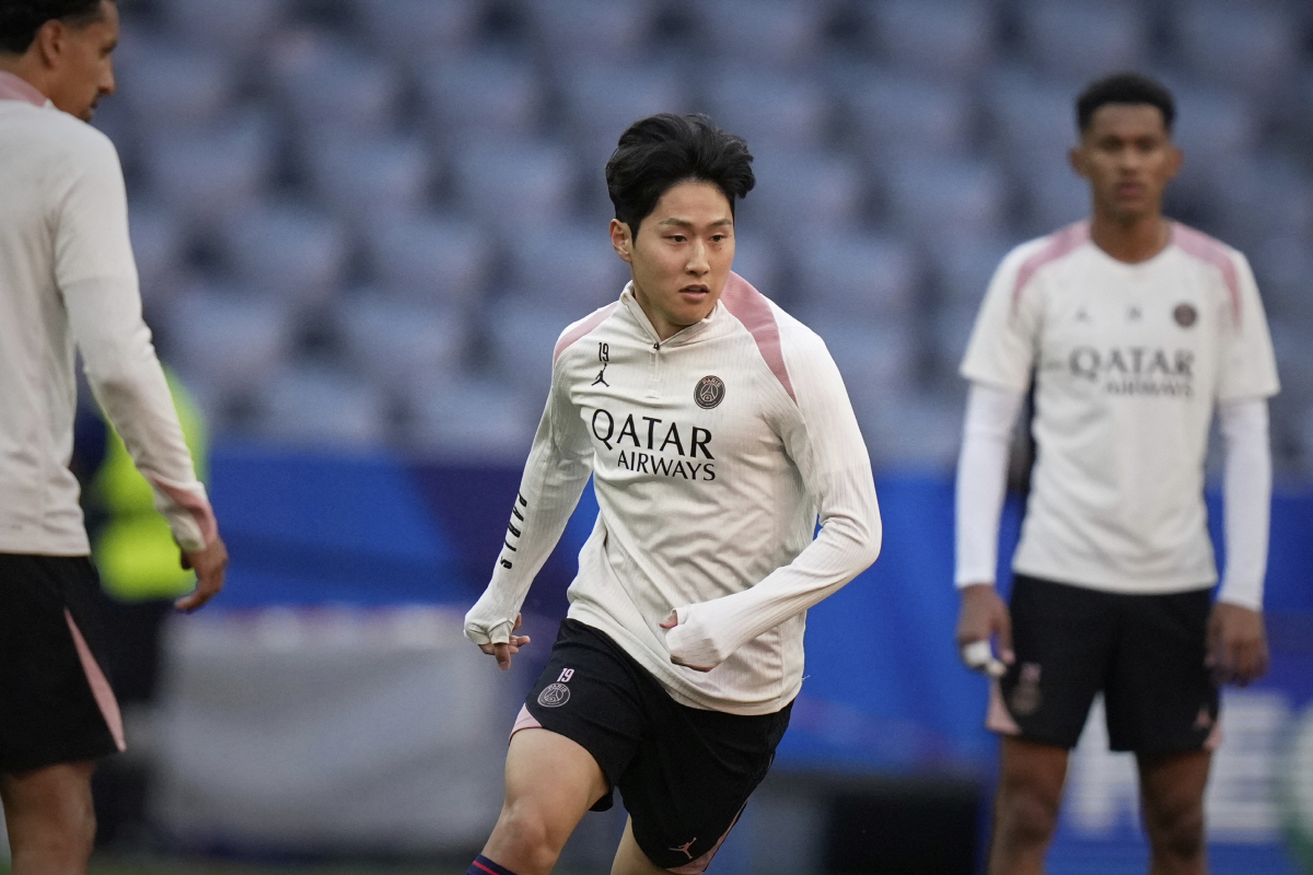 <b>이강인</b>+호날두, 아시아 최강 공격진 탄생?..."알 나스르, <b>이강인</b>과 접촉...