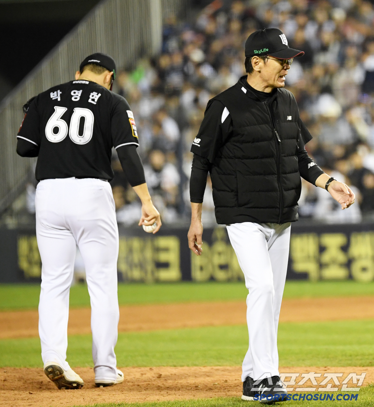 레이예스에 무너진 박영현, 통한의 역전패에 <b>이강철 감독</b> "내가 실수했...