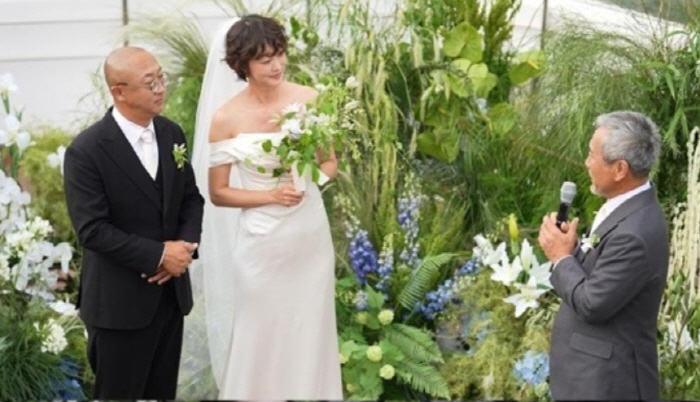 최여진김재욱, 웨딩 시계 빠지고 부상까지…크루즈 <b>결혼</b>식 대소동