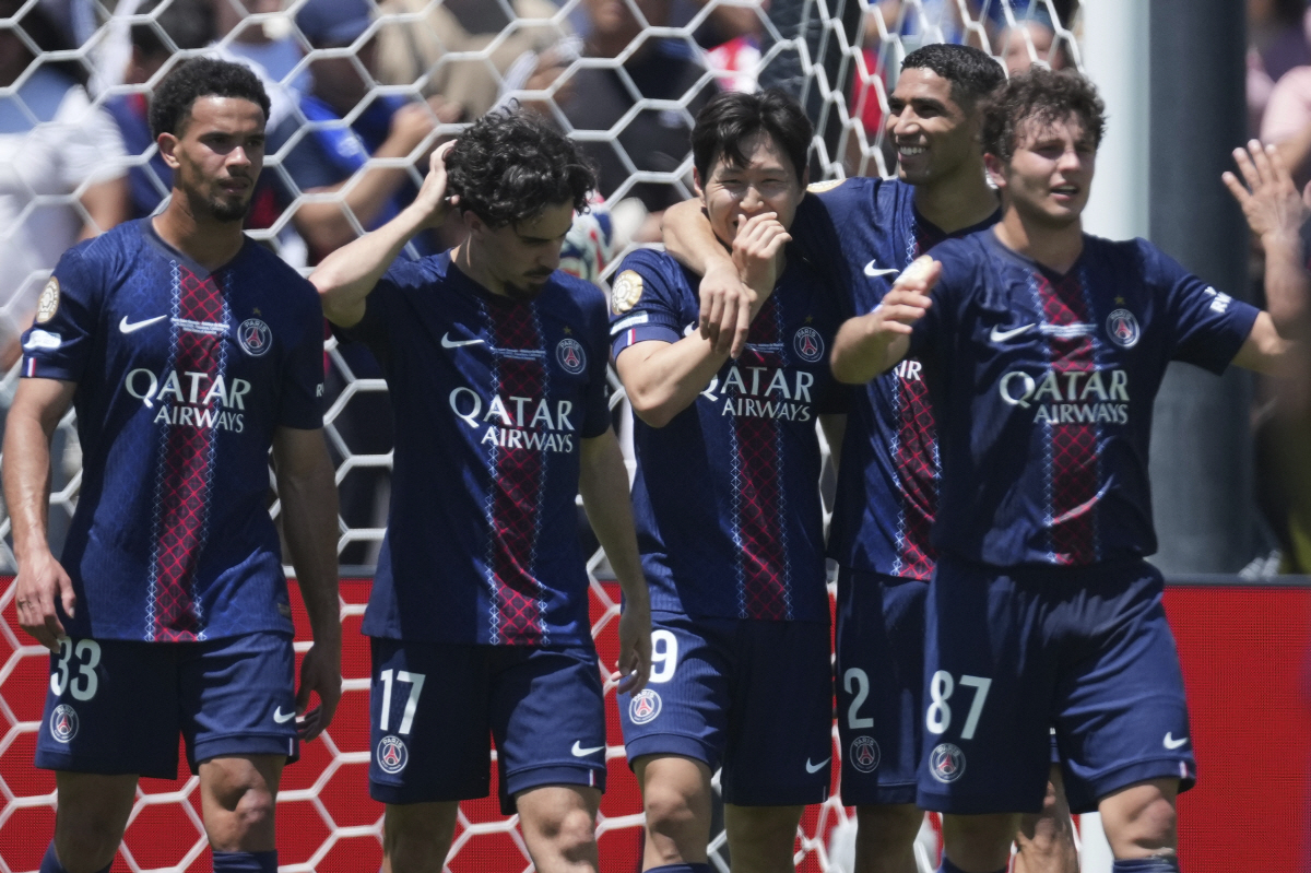 'PSG 합류 첫 PK <b>득점</b>' <b>이강인</b> 또 韓 새 역사…'새단장' <b>클럽 월드컵</b> 한...