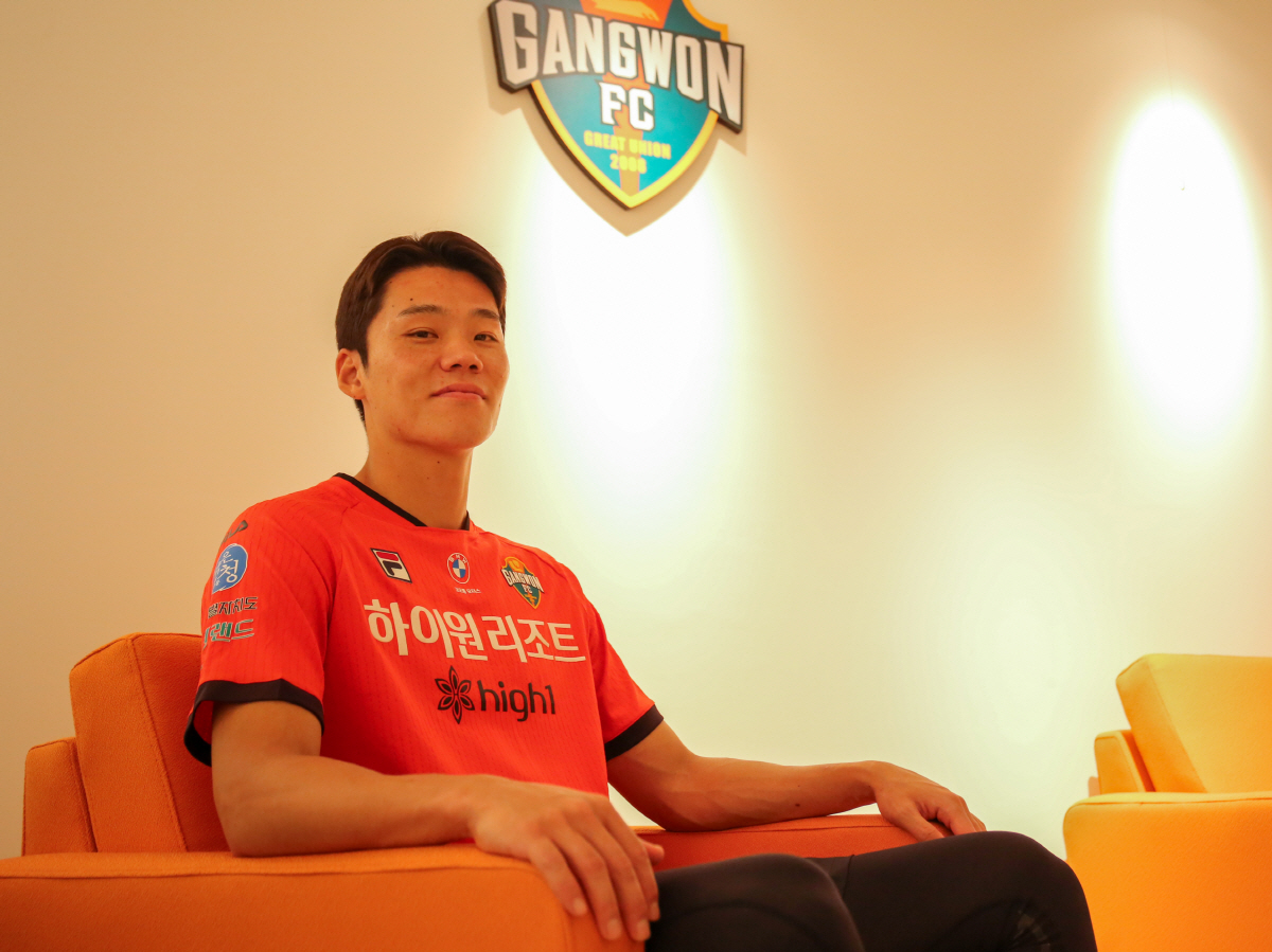 [오피셜]'공격 업그레이드' <b>강원</b>FC, '돌격대장' <b>모재현</b> 영입