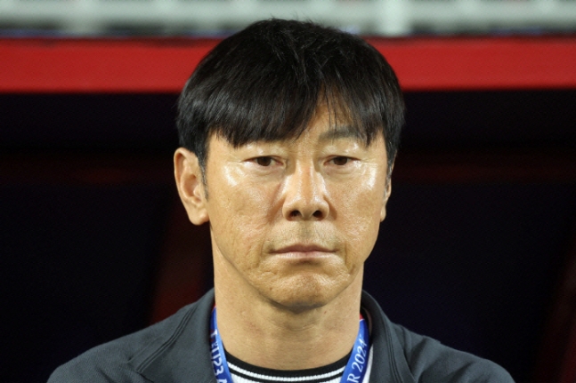 &apos;中 대반전&apos; 신태용 아니었다...새 사령탑은 U-20 감독 승격, 동아시안컵 임시 체제