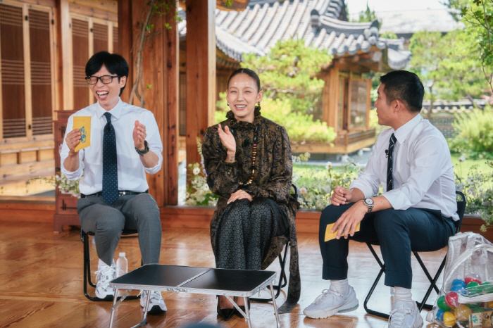 [종합] '<b>토니상 6관왕</b>' <b>박천휴</b> 작가 "'어쩌면 해피엔딩'에 내 청춘 다 바...