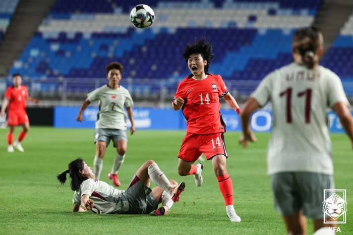 '<b>장슬기 동점골</b>'→'<b>지소연</b> 95분 원더 <b>극장골</b>'...경기력 압도한 한국, '야...