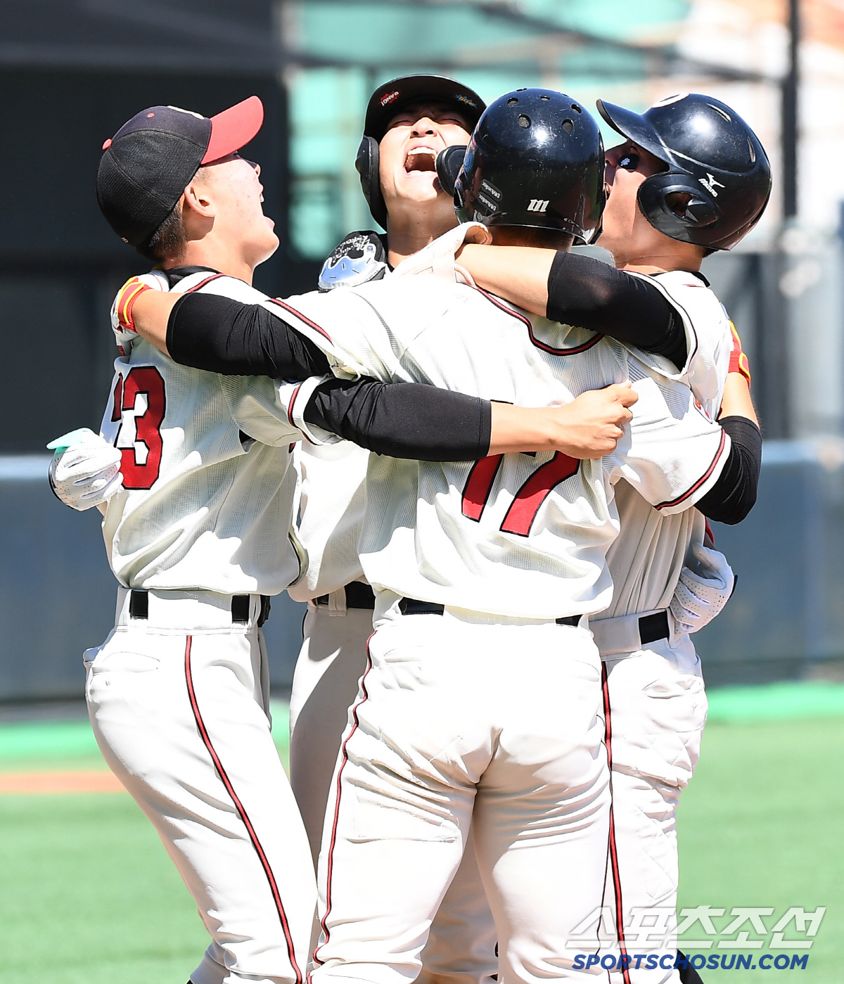'9년 만에 드디어!' 덕수고 7번째 우승, '46년 염원' 부산고 눈물의 준우승[청룡기 현장]